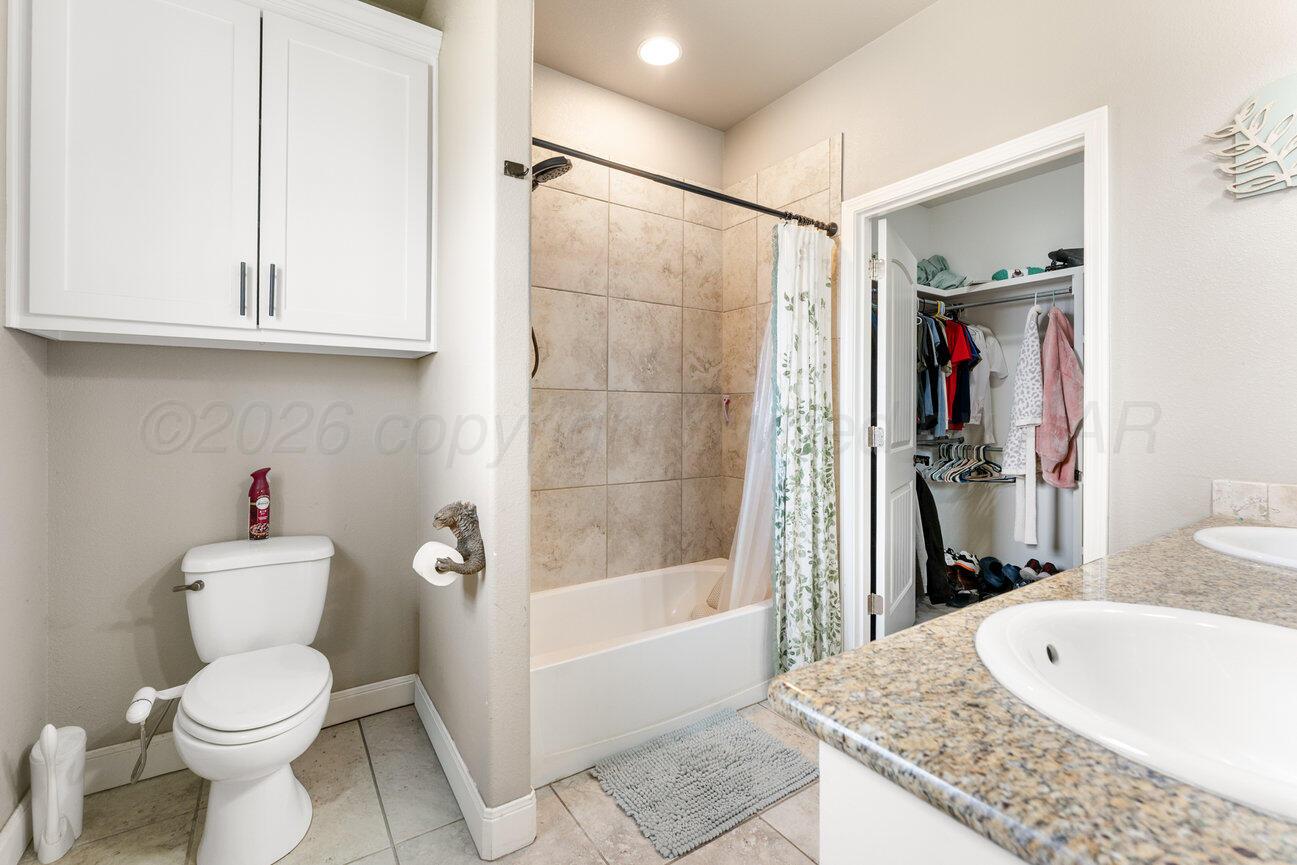 104 Western Street Claude, TX 79019 - Photo 30 of 34 Primary Bath