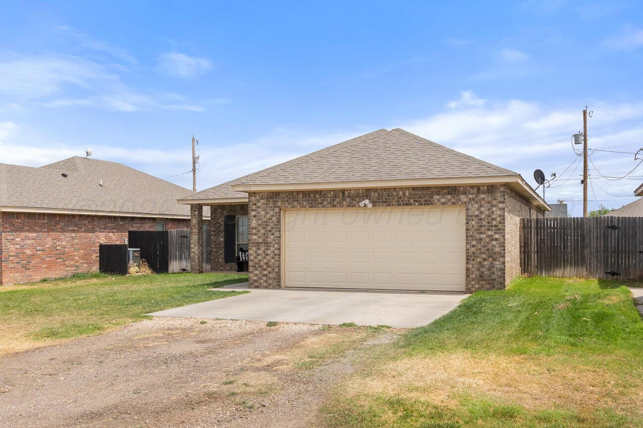 104 Western Street Claude, TX 79019 - Photo 3 of 34 Front-2