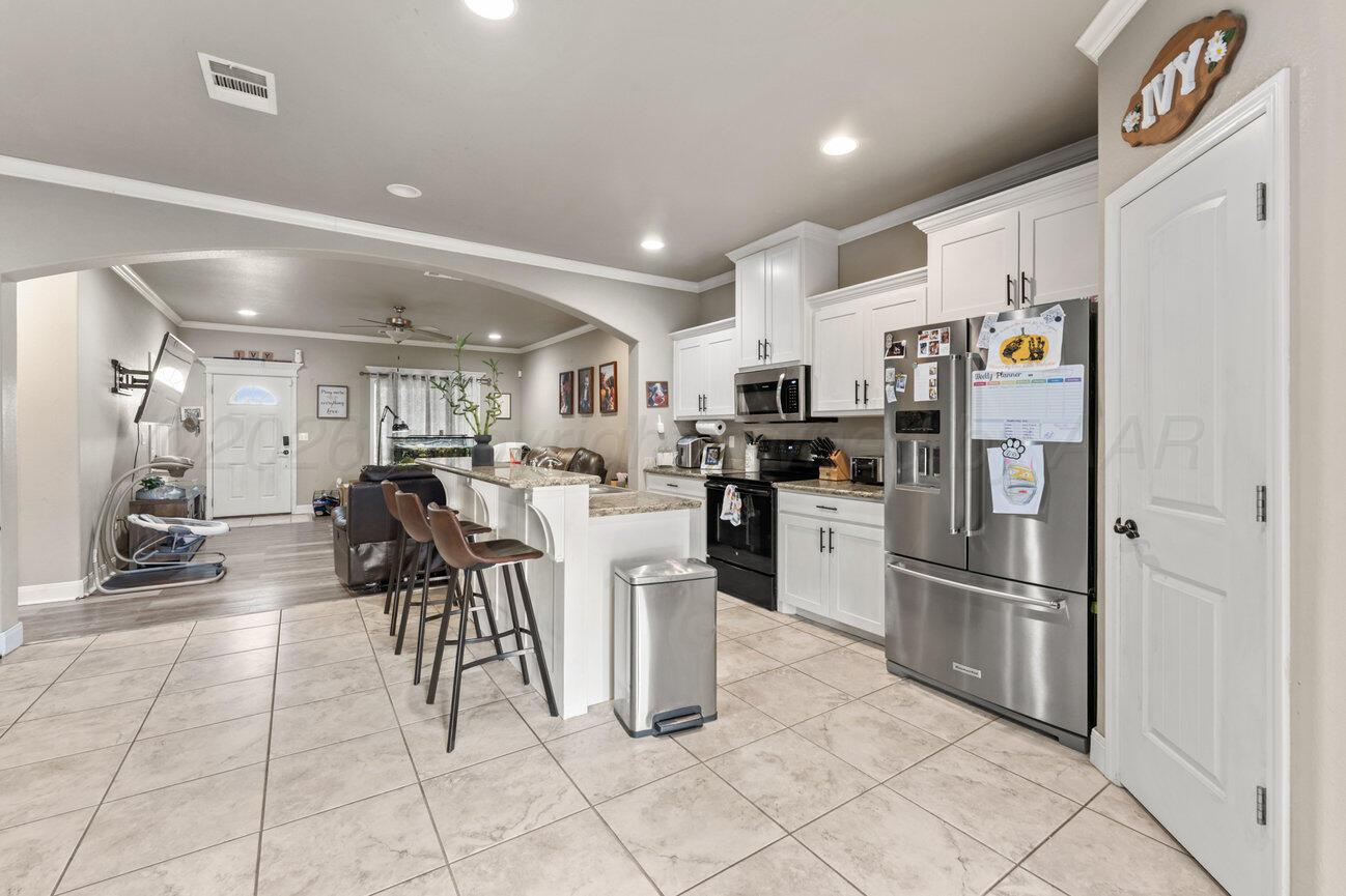 104 Western Street Claude, TX 79019 - Photo 7 of 34 Kitchen-2