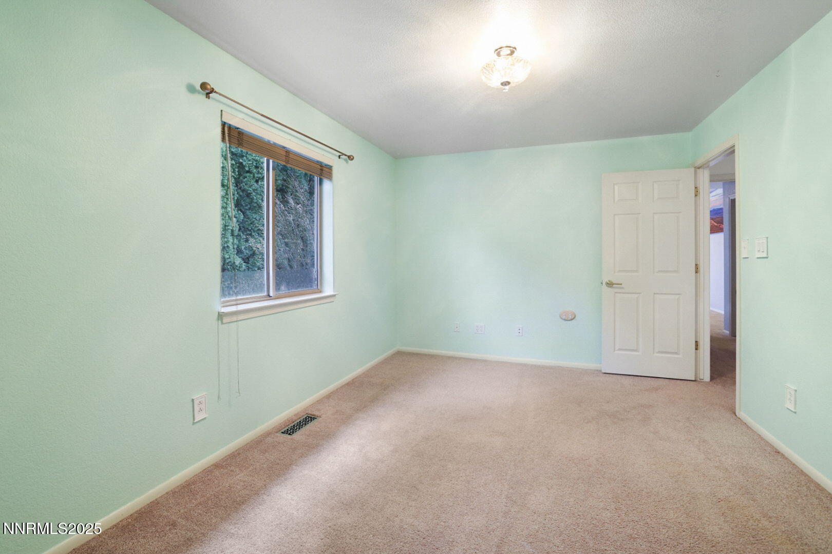 3680 Ranch Crest Drive Reno, NV 89509 - Photo 33 of 53 17-web-or-mls-Kyles House-18