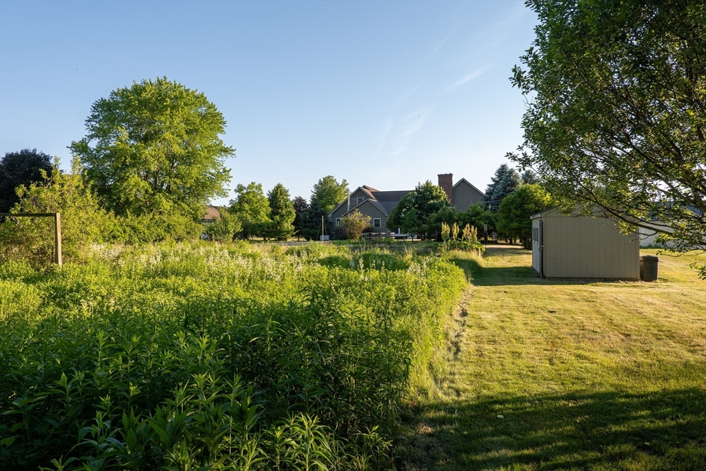 11 Fort Hill Road Easthampton, MA 01027 - Photo 4 of 32
