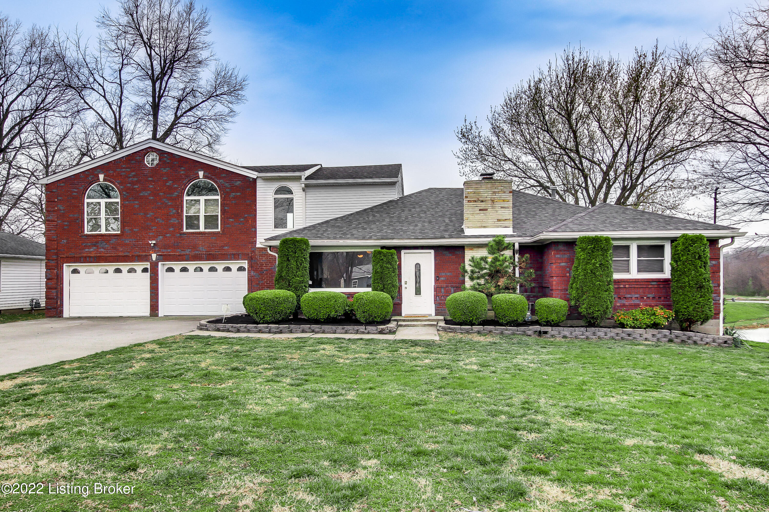 7204 Whipple Road Louisville, KY 40272 - Photo 1 of 59 7204_WhippleRd_40272_100