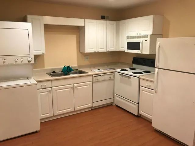 $1,995 | 1509 Ben Sawyer Boulevard, Mount Pleasant, SC 29464