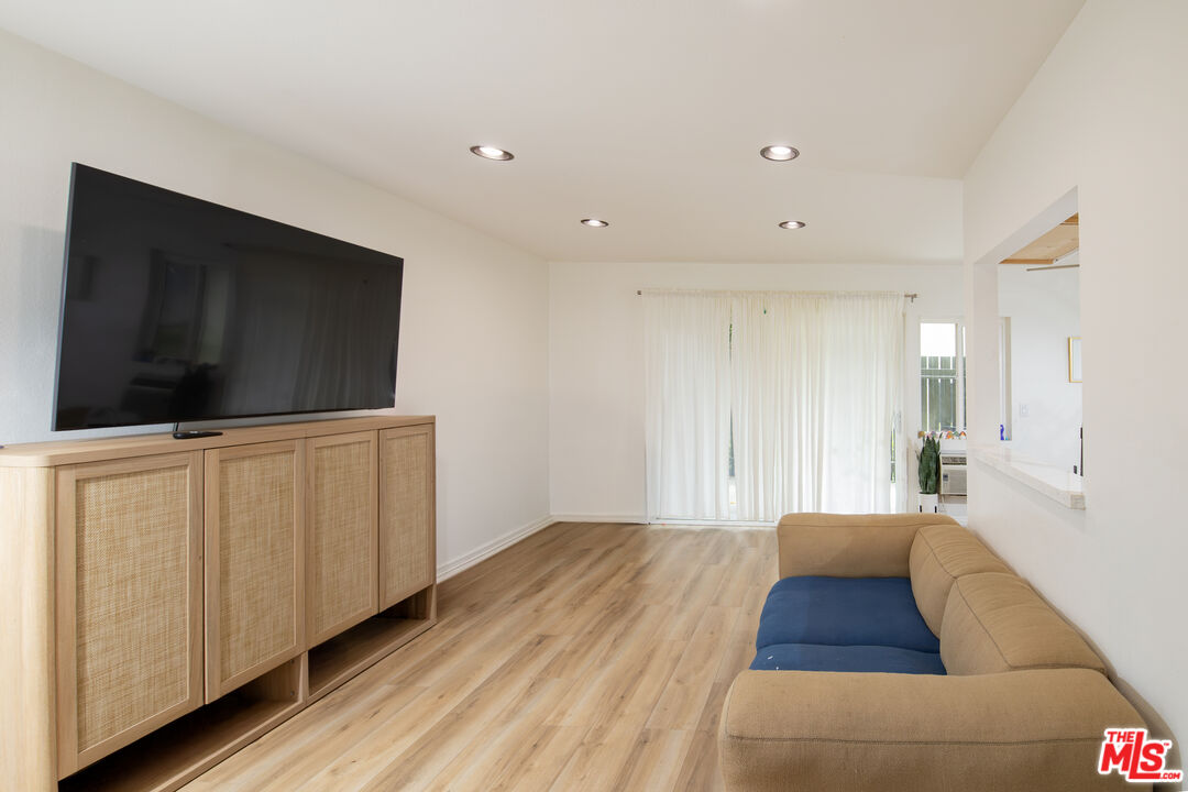 4812 Hollow Corner Road, Unit 151 Culver City, CA 90230 - Photo 3 of 9