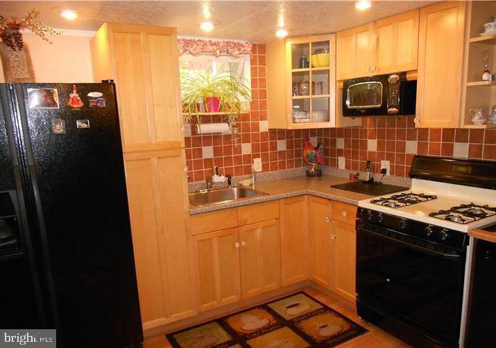 22 Middleton Drive Hamilton, NJ 08620 - Photo 19 of 27 2nd Kitchen