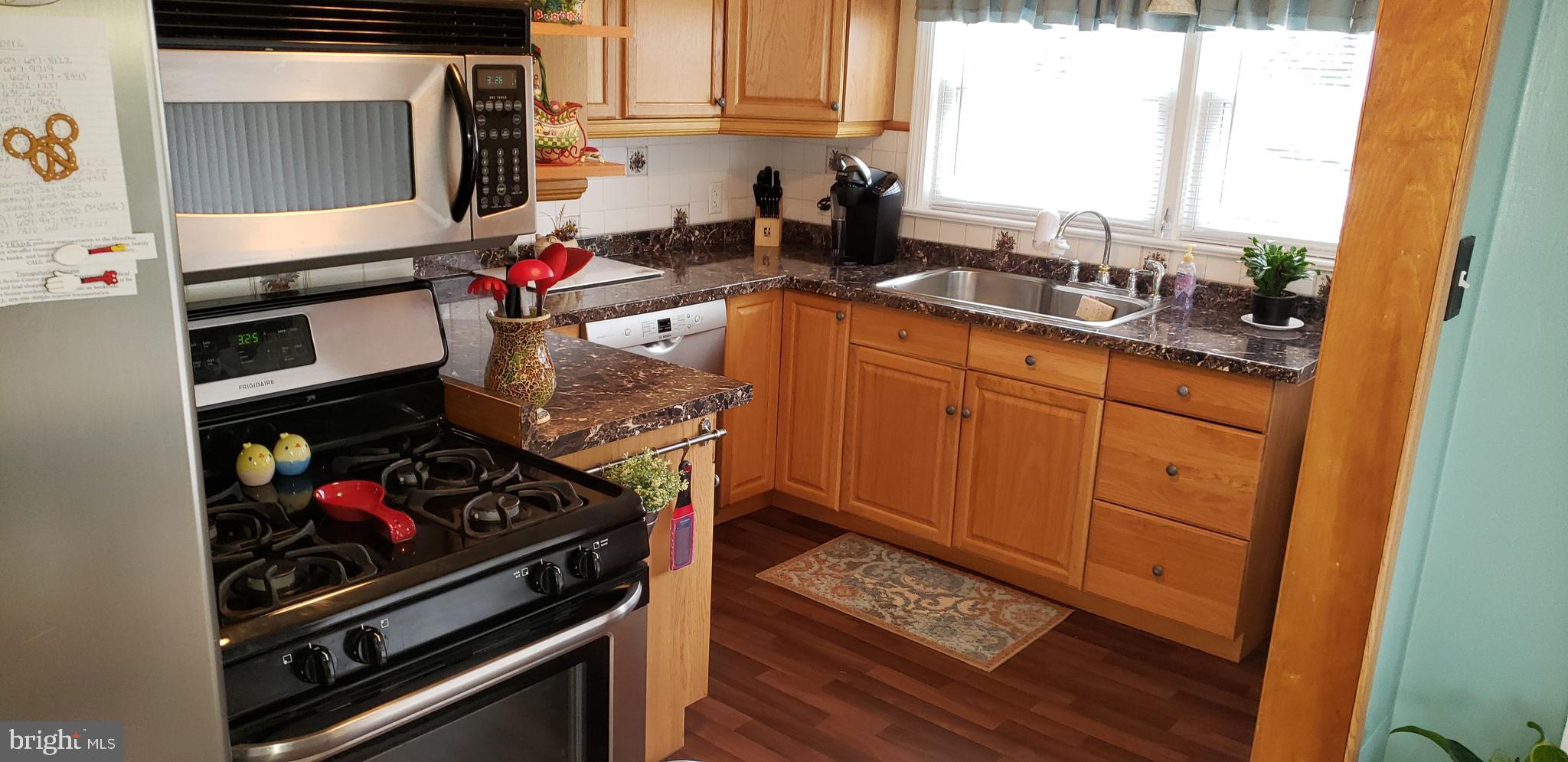 22 Middleton Drive Hamilton, NJ 08620 - Photo 9 of 27