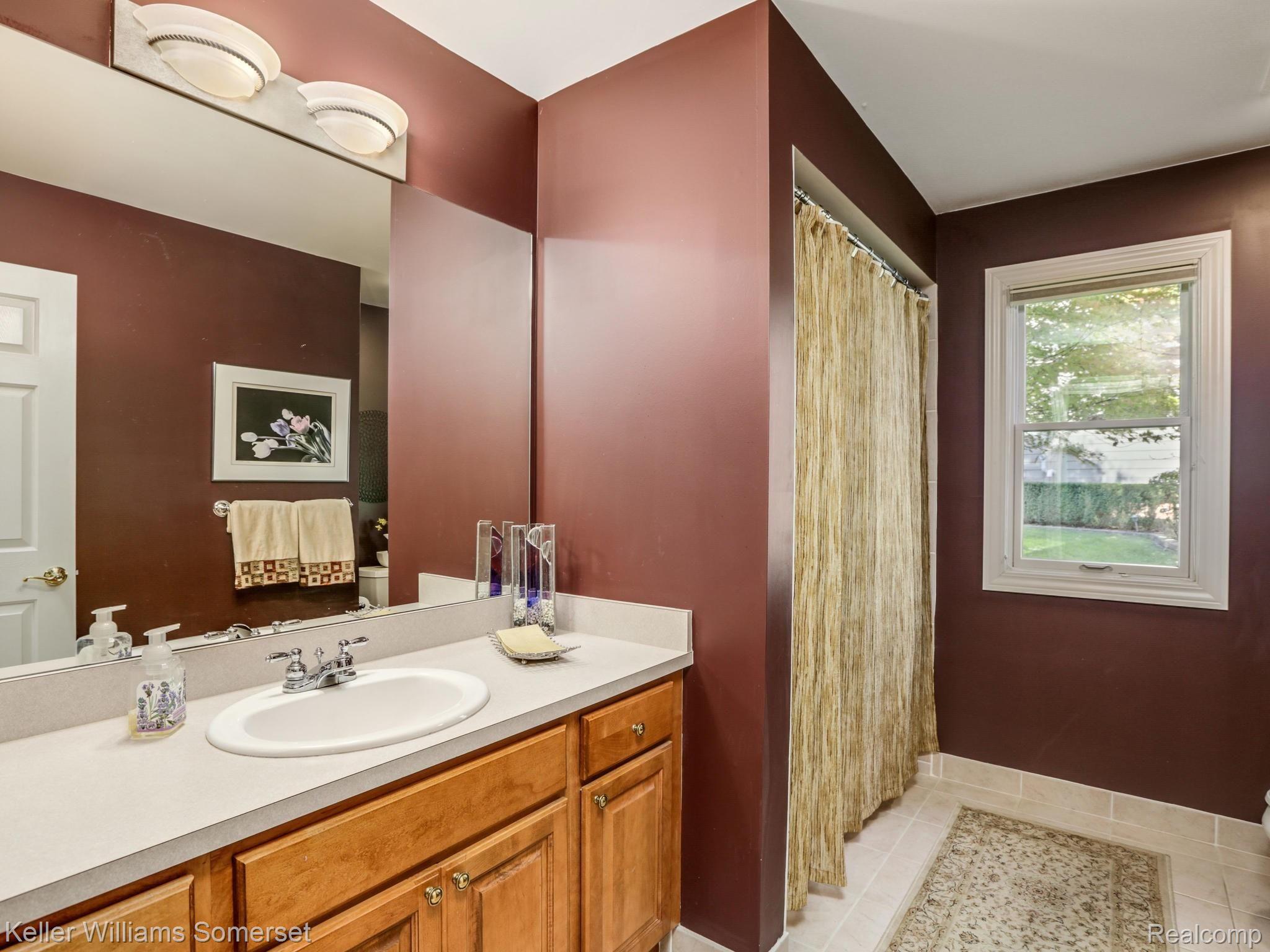 4699 Oakhurst Ridge Road Clarkston, MI 48348 - Photo 14 of 39 4699 Oakhurst Ridge Rd-003-002-4699 Oakhurst Ridge Road-MLS_Size.jpg