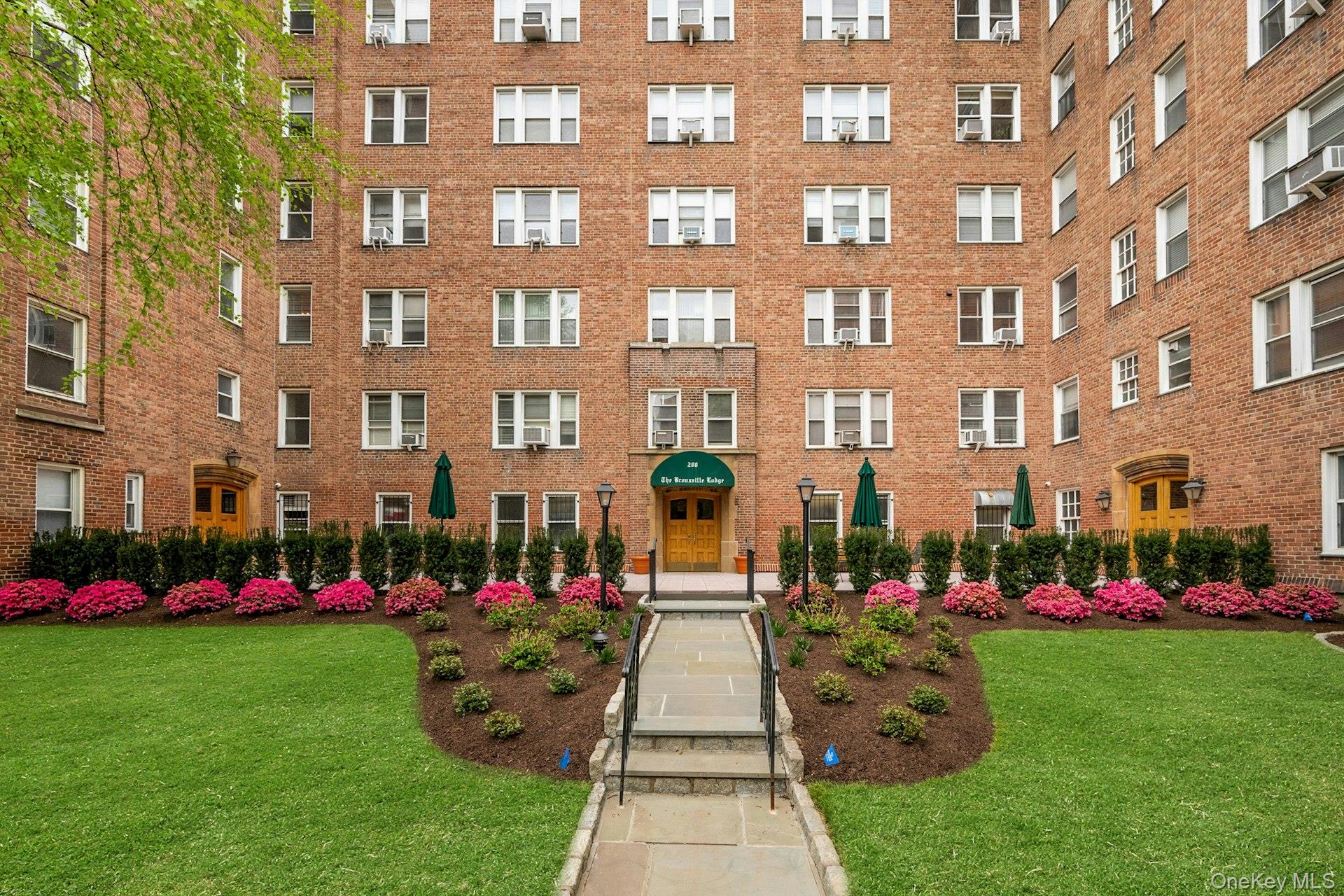 280 Bronxville Road, Unit 5X Bronxville, NY 10708 - Photo 28 of 31 Beautifully landscaped back entrance leading to patio