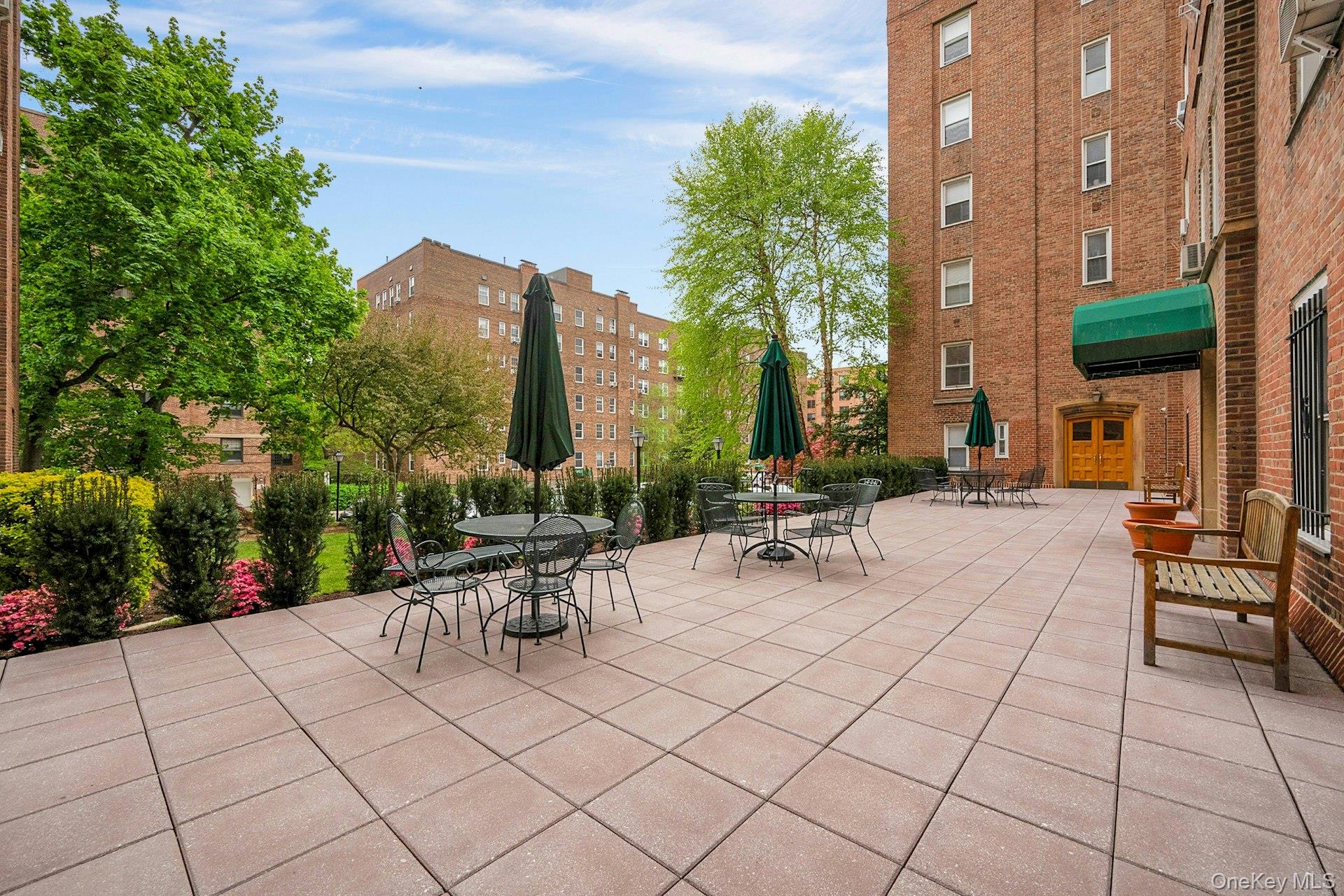 280 Bronxville Road, Unit 5X Bronxville, NY 10708 - Photo 29 of 31 Patio with seating for outdoor enjoyment
