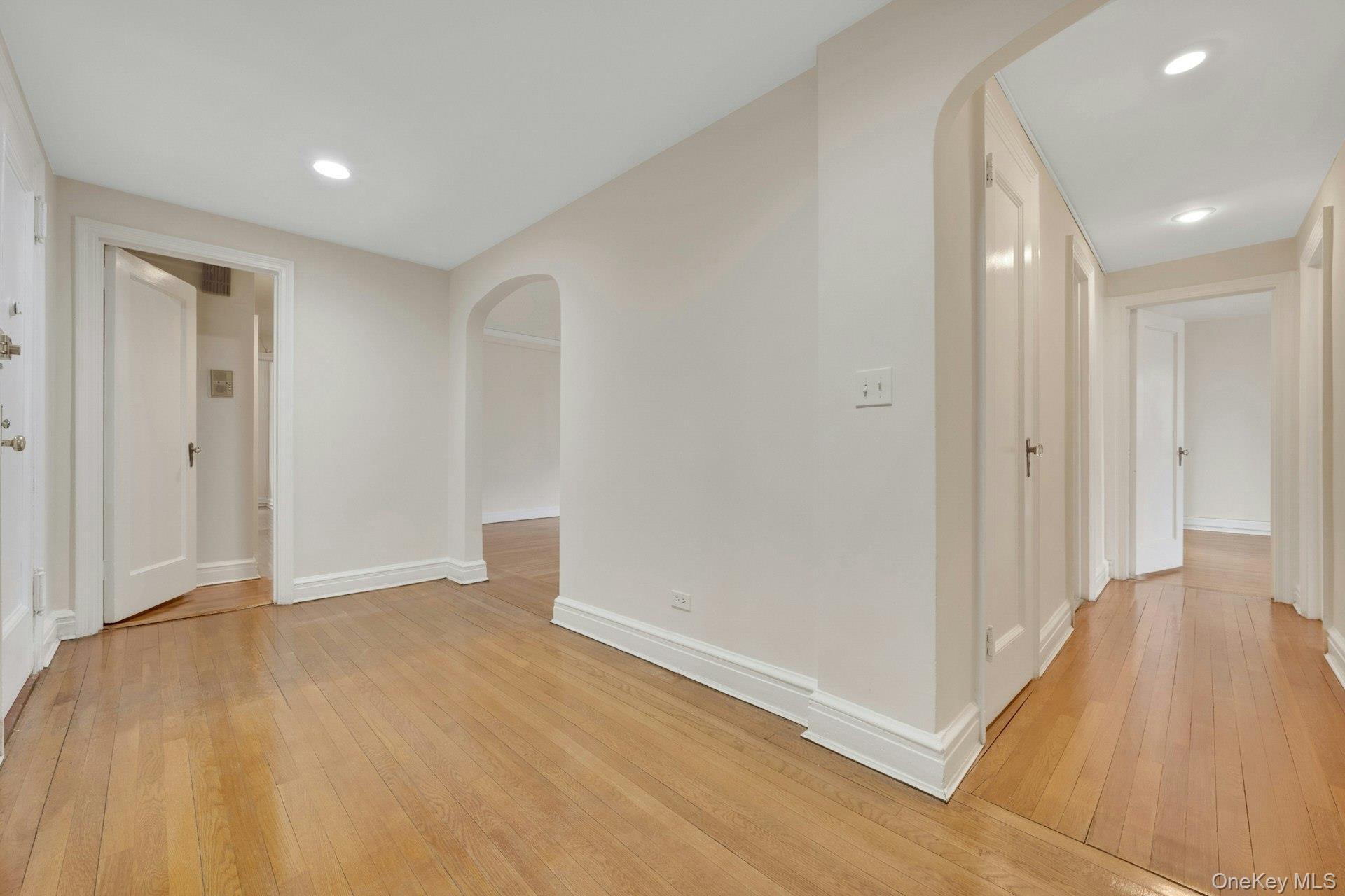 280 Bronxville Road, Unit 5X Bronxville, NY 10708 - Photo 4 of 31