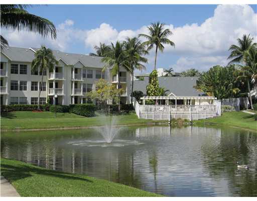 6323 La Costa Drive, Unit H Boca Raton, FL 33433 - Photo 1 of 17 Primary Photo