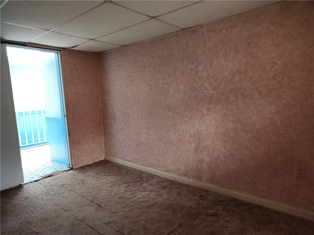 31 Wheatley Road Charleroi, PA 15022 - Photo 23 of 48 an empty room with a window