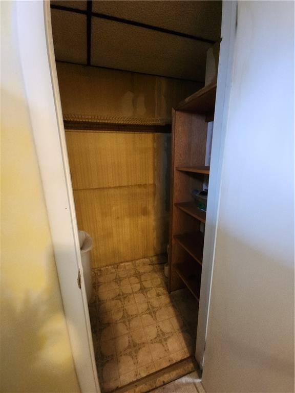 31 Wheatley Road Charleroi, PA 15022 - Photo 4 of 48 a view of wooden door