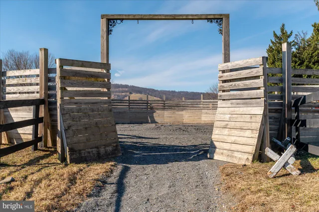 $1,650,000 | 18935 Yellow Schoolhouse Road, Bluemont, VA 20135