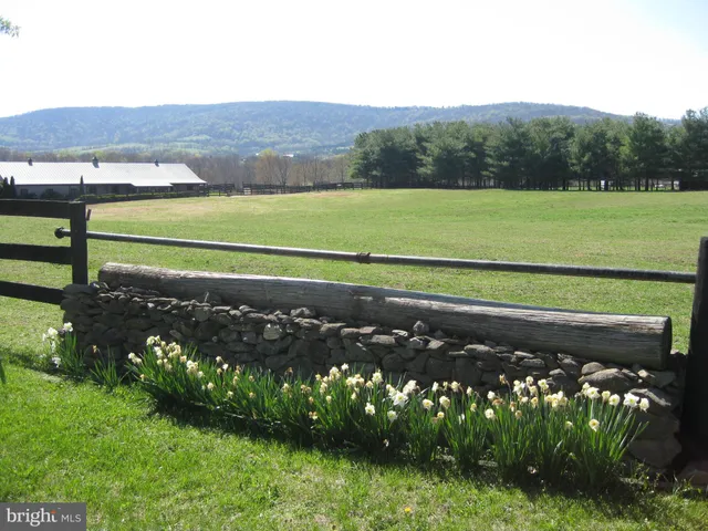 $1,650,000 | 18935 Yellow Schoolhouse Road, Bluemont, VA 20135