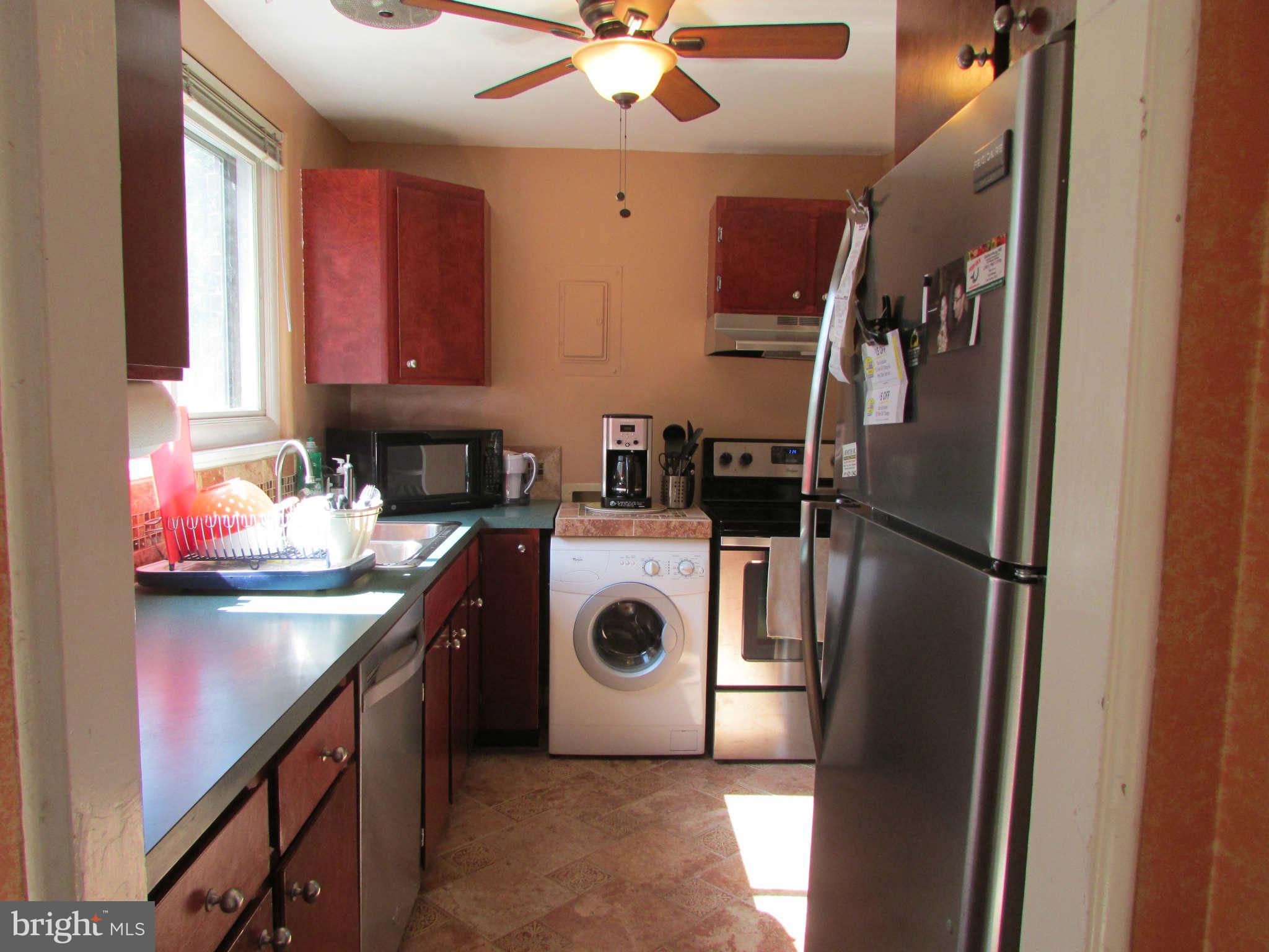 6 Hillside Road, Unit S Greenbelt, MD 20770 - Photo 4 of 10 Kitchen