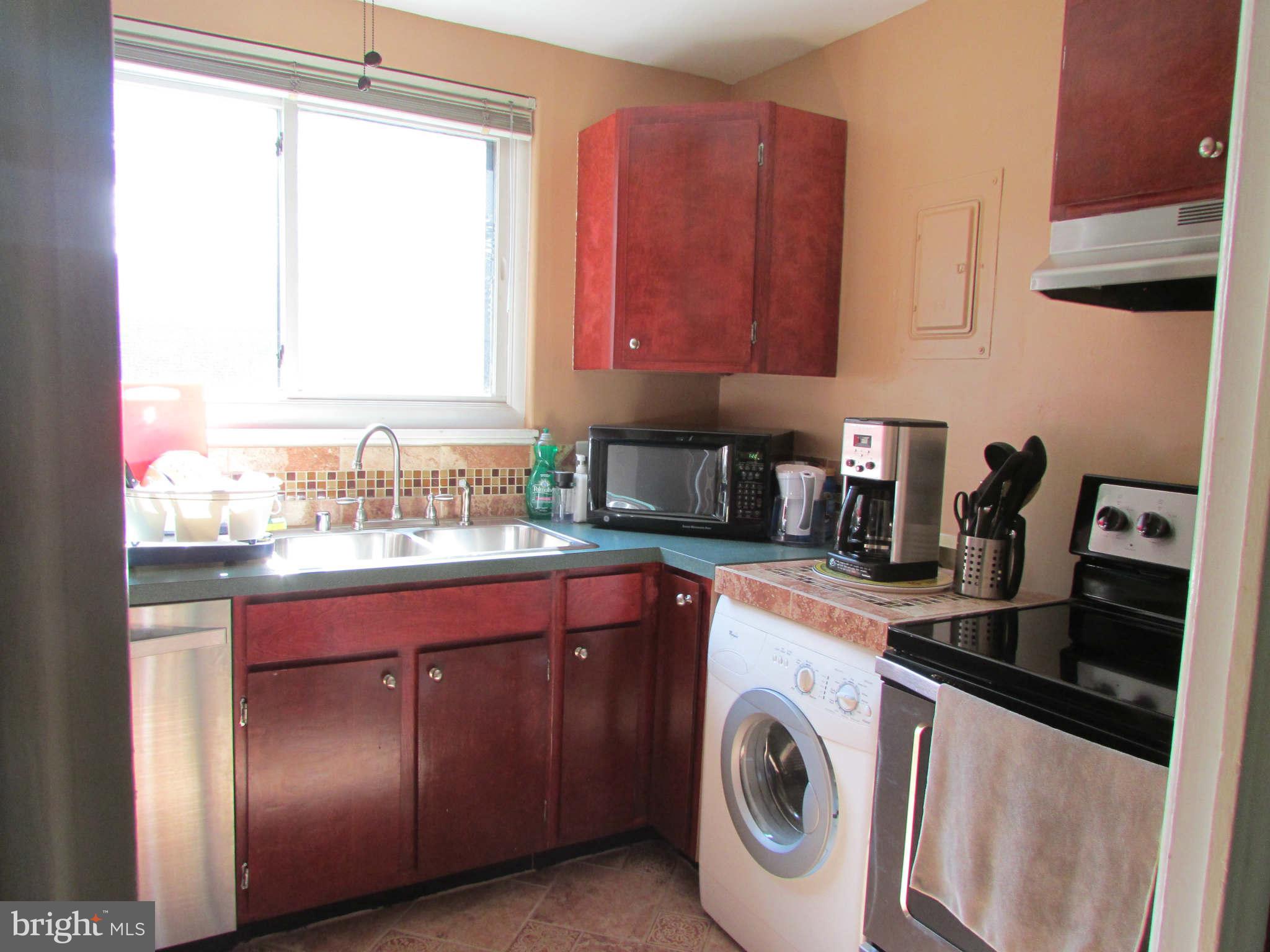 6 Hillside Road, Unit S Greenbelt, MD 20770 - Photo 5 of 10 Kitchen