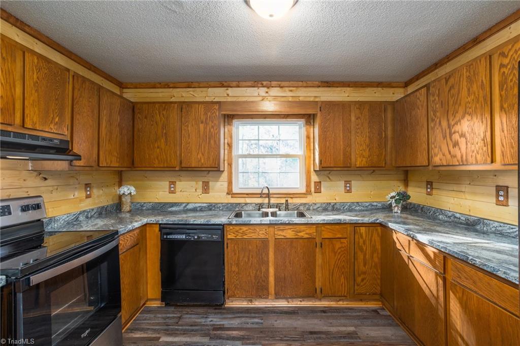 4084 Level Plains Road Sophia, NC 27350 - Photo 5 of 25 Gallery Image 5