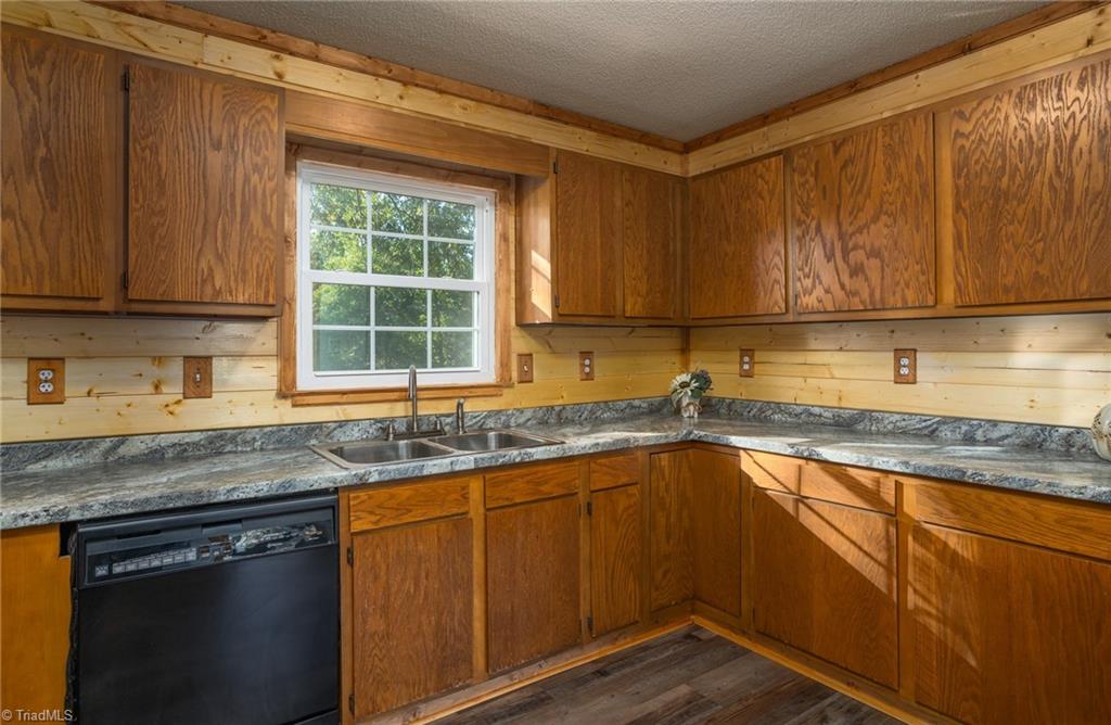 4084 Level Plains Road Sophia, NC 27350 - Photo 9 of 25 Gallery Image 9