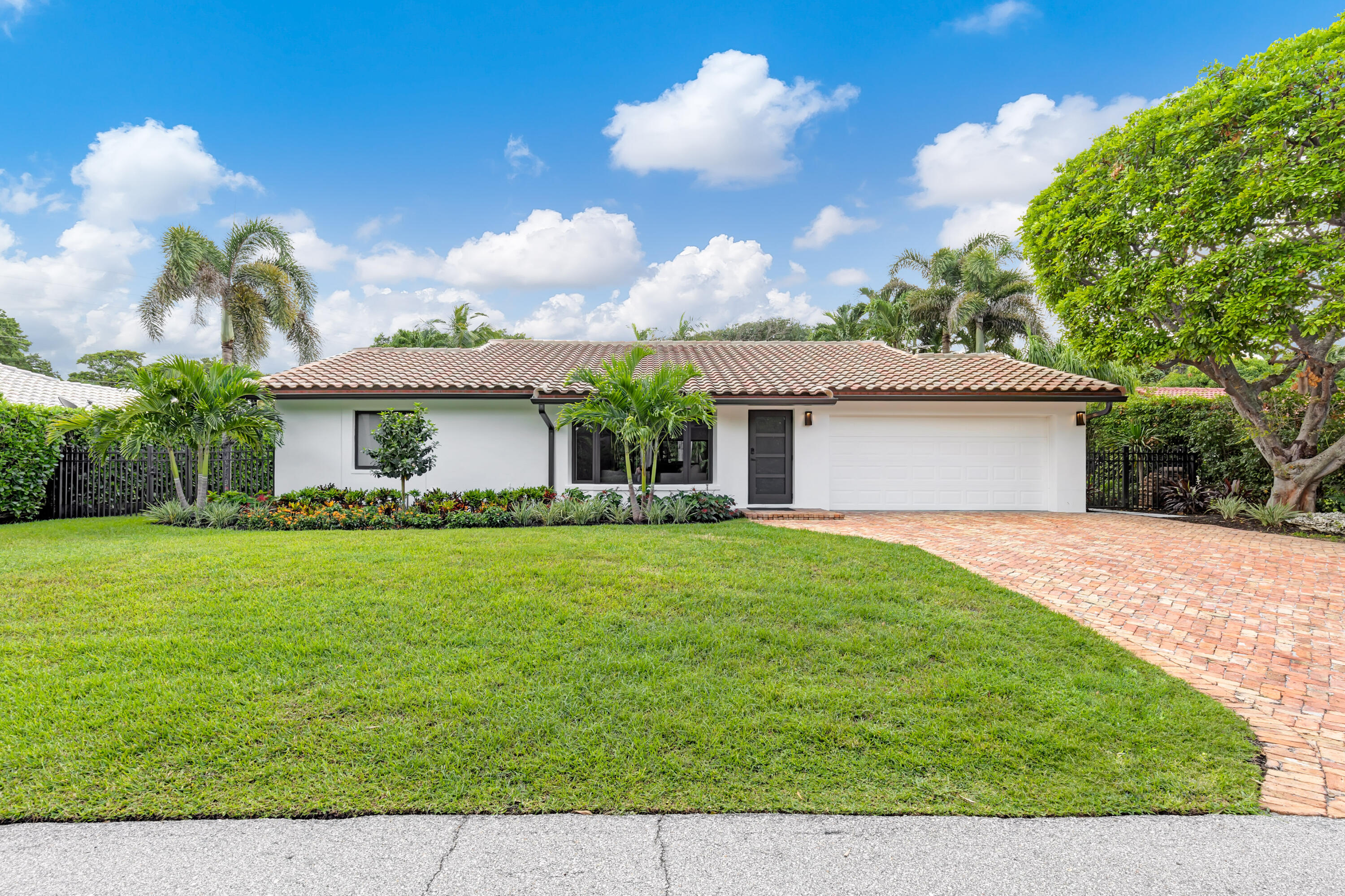 9 Ridge Boulevard Ocean Ridge, FL 33435 - Photo 2 of 16 073A1696