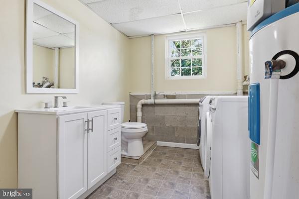 3496 Fox Ridge Court Dover, PA 17315 - Photo 20 of 35 a bathroom with a sink toilet and mirror