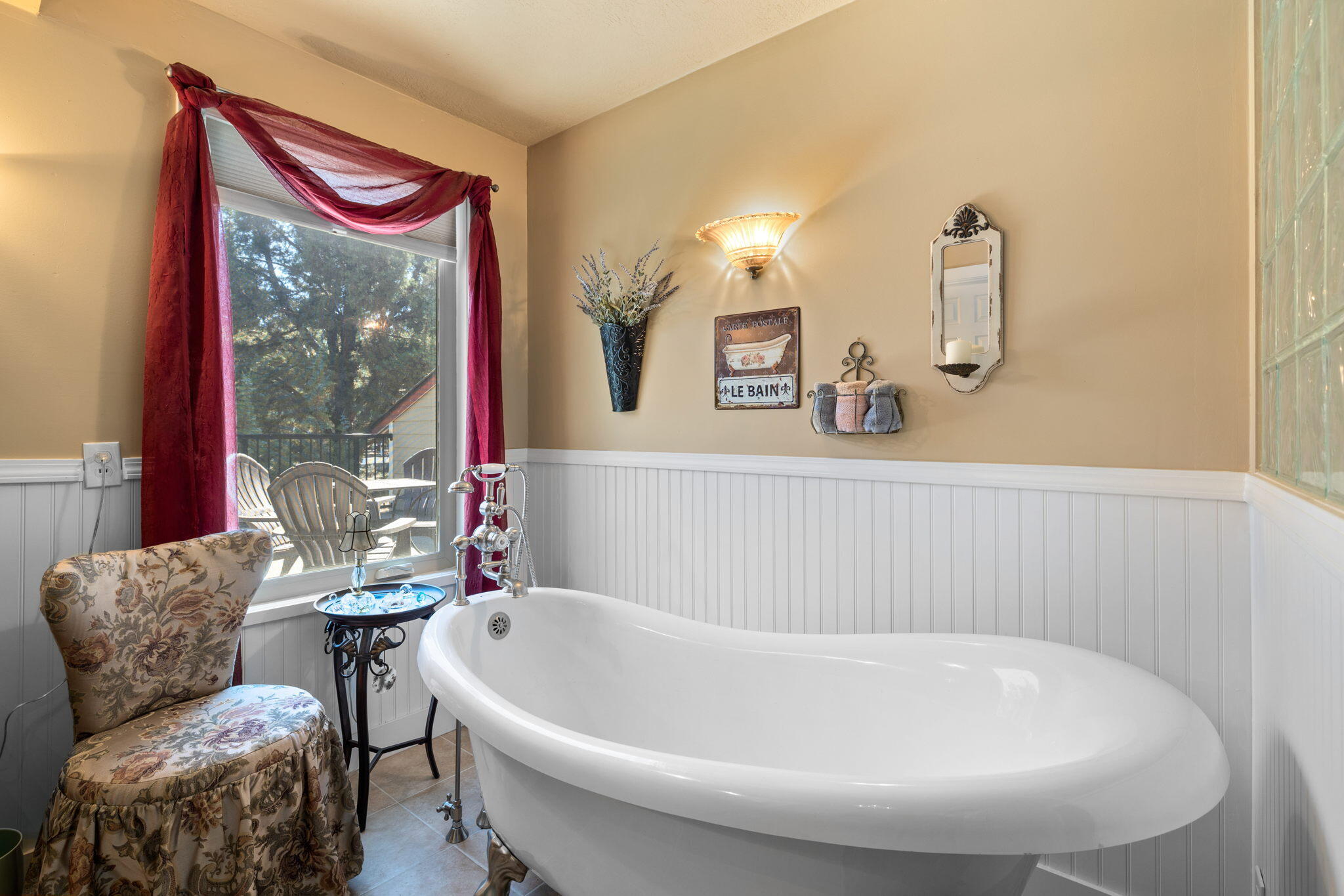 21870 Rincon Avenue Bend, OR 97702 - Photo 26 of 47 2022_07_22_rincon_bath-3