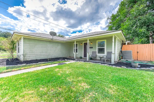 $219,900 | 237 McLemore Drive, Alvin, TX 77511