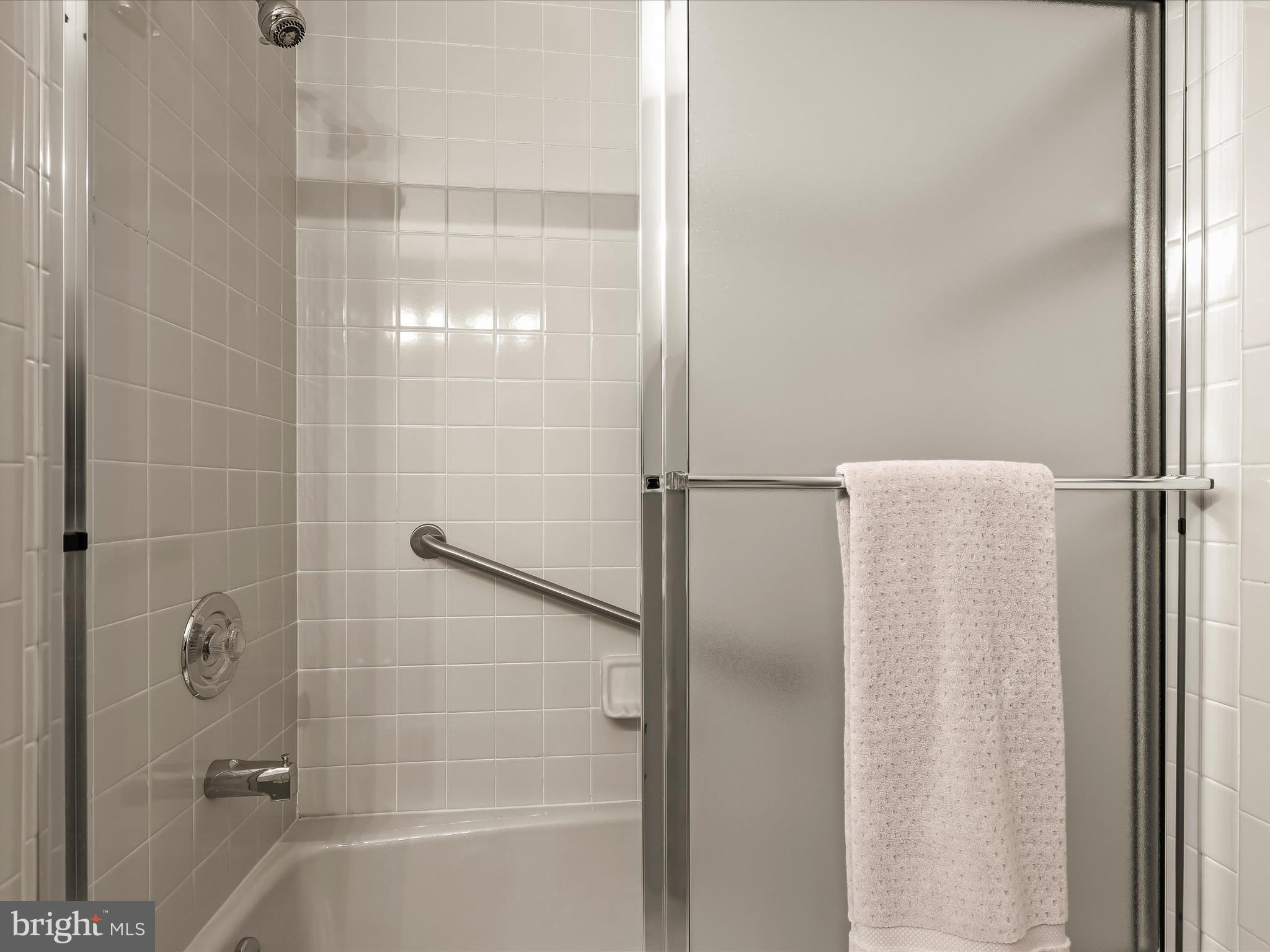 4001 Old Court Road, Unit 519 Pikesville, MD 21208 - Photo 22 of 43 a bathroom with a shower