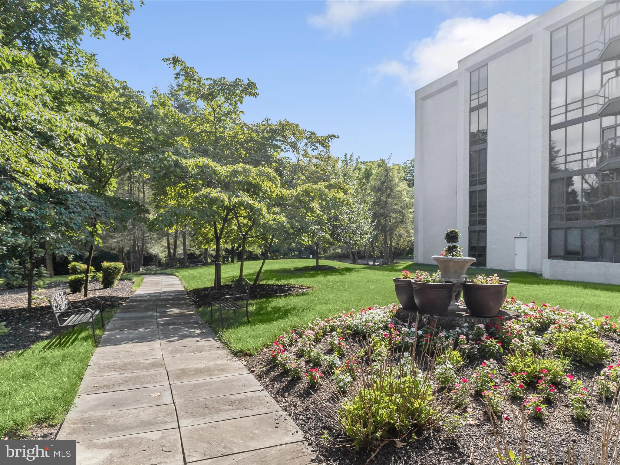 4001 Old Court Road, Unit 519 Pikesville, MD 21208 - Photo 41 of 43 a view of a backyard with sitting area
