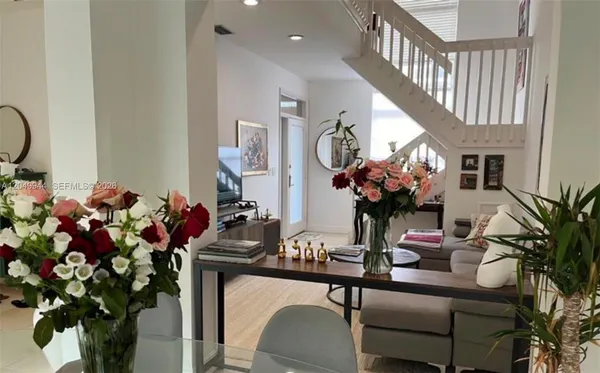 $5,650 | 3135 Gifford Lane, Unit F, Miami, FL 33133