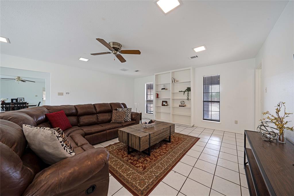241 High Rdg Drive New Hope, TX 75071 - Photo 9 of 20 a living room with furniture and a rug