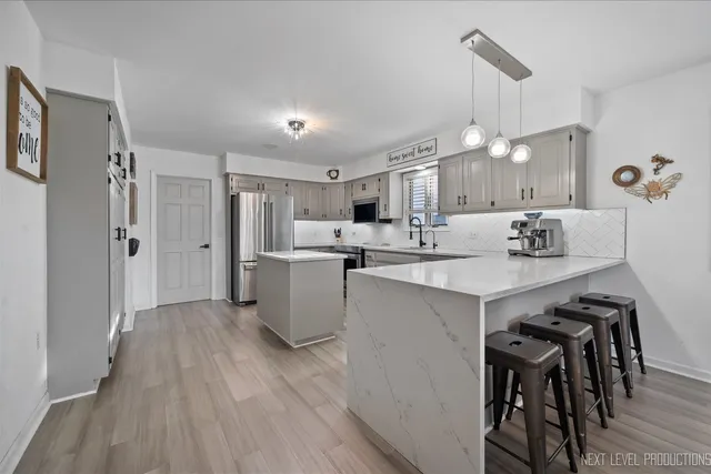 $537,000 | 1318 Fairfield Way, North Aurora, IL 60542