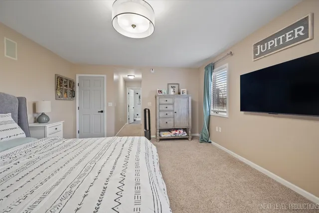 $537,000 | 1318 Fairfield Way, North Aurora, IL 60542