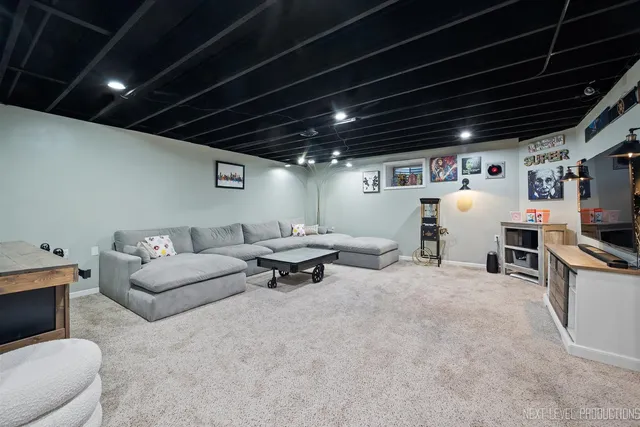 $537,000 | 1318 Fairfield Way, North Aurora, IL 60542