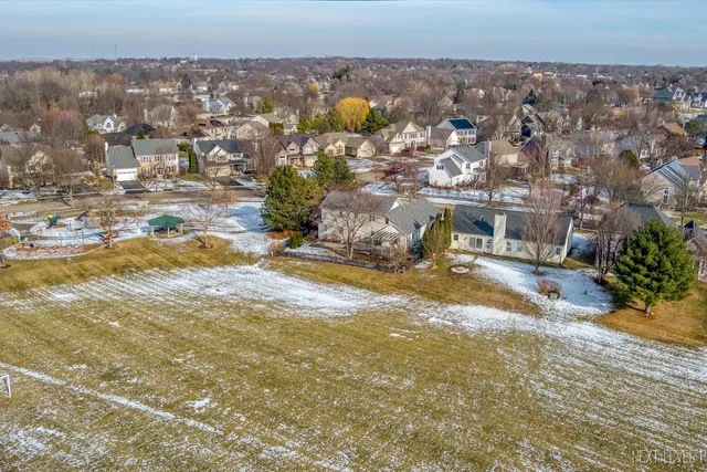 $537,000 | 1318 Fairfield Way, North Aurora, IL 60542