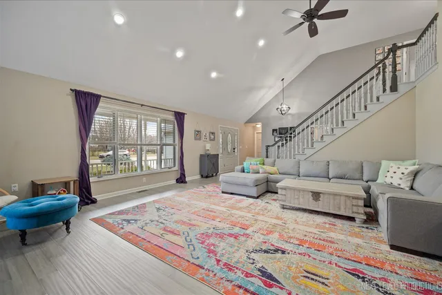 $537,000 | 1318 Fairfield Way, North Aurora, IL 60542