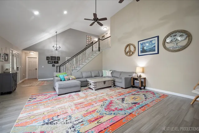 $537,000 | 1318 Fairfield Way, North Aurora, IL 60542