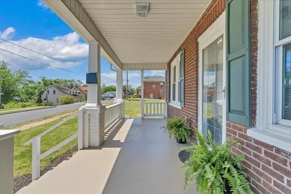 $210,000 | 1627 Mercer Avenue Northwest, Roanoke, VA 24017