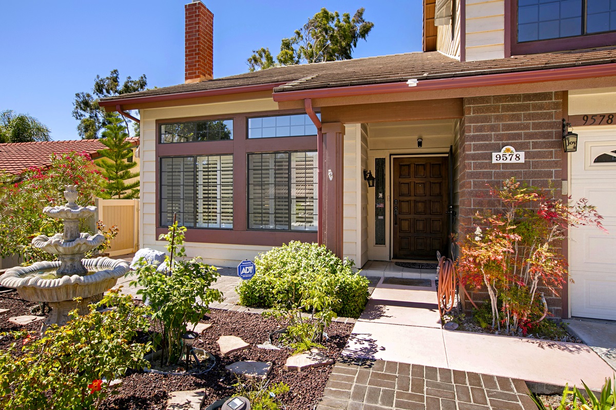 9578 Summerfield Street Spring Valley, CA 91977 - Photo 2 of 25 Gallery Image 2