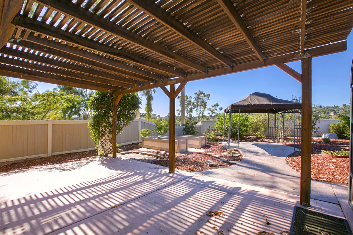 9578 Summerfield Street Spring Valley, CA 91977 - Photo 3 of 25 Gallery Image 3