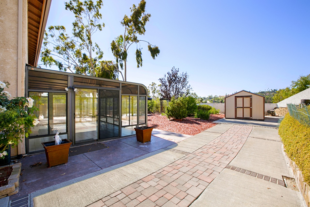 9578 Summerfield Street Spring Valley, CA 91977 - Photo 4 of 25 Gallery Image 4