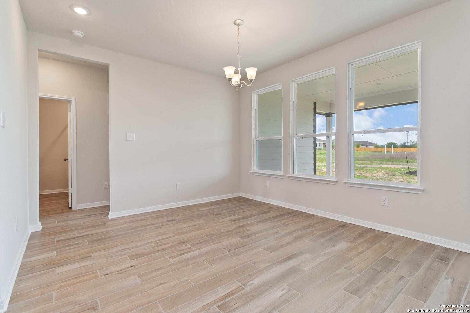 20987 Pleasanton Road San Antonio, TX 78264 - Photo 8 of 29