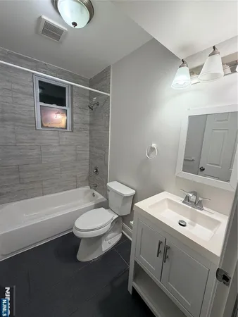 $2,699 | 469 Alden Street, Unit 1, Orange, NJ 07050