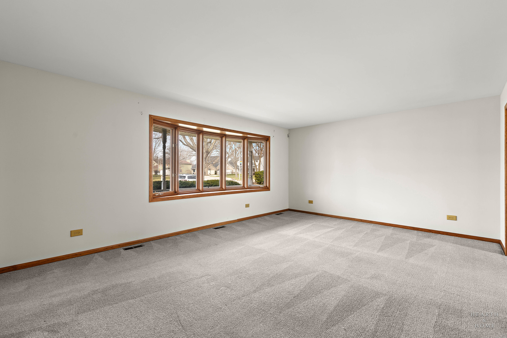 2176 Jordan Lane Elgin, IL 60123 - Photo 9 of 40