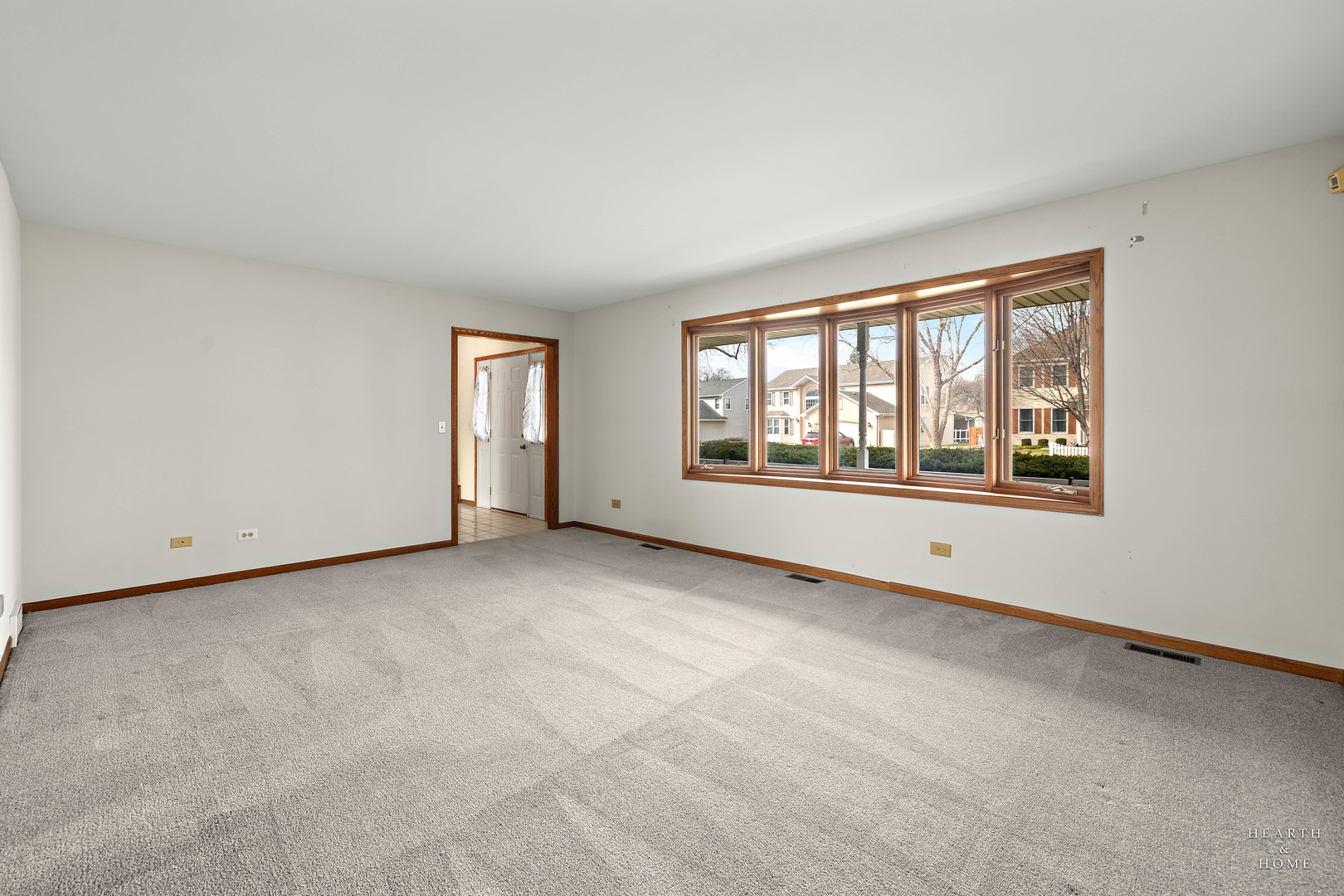 2176 Jordan Lane Elgin, IL 60123 - Photo 10 of 40