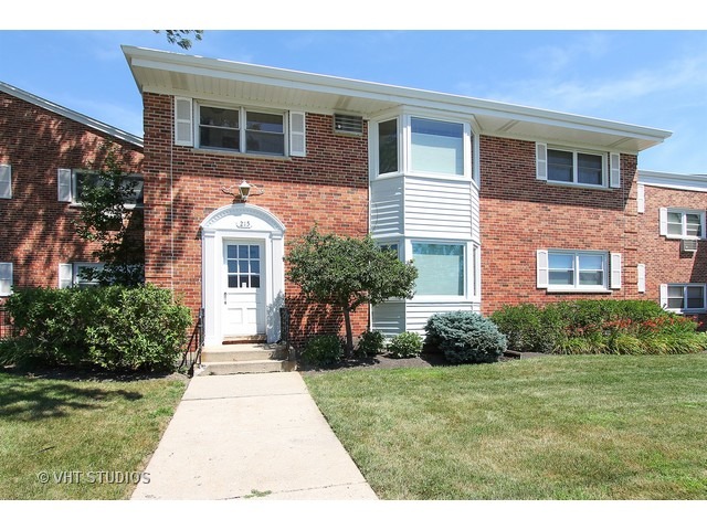 215 North Ridge Avenue, Unit 2E Arlington Heights, IL 60005 - Photo 1 of 16