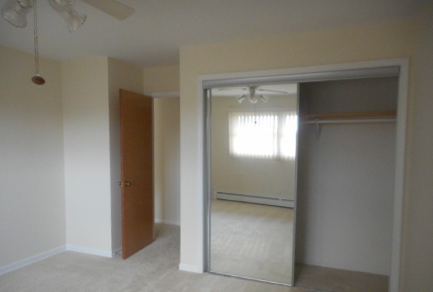 215 North Ridge Avenue, Unit 2E Arlington Heights, IL 60005 - Photo 11 of 16