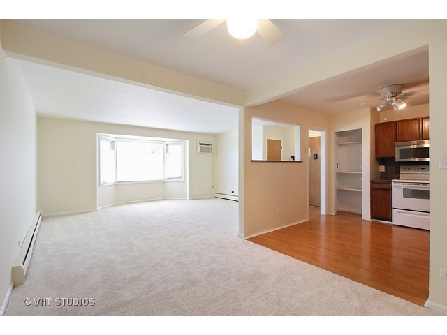 215 North Ridge Avenue, Unit 2E Arlington Heights, IL 60005 - Photo 3 of 16