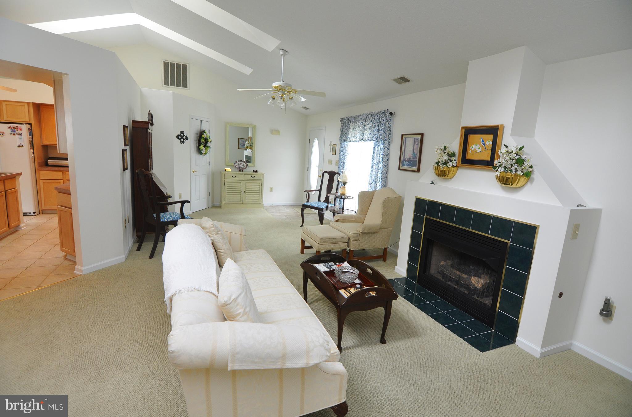 202 Canyon Road Winchester, VA 22602 - Photo 8 of 30 Living room
