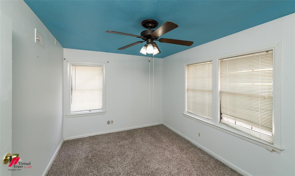 3109 Gorton Road Shreveport, LA 71119 - Photo 18 of 31 a view of an empty room with a window